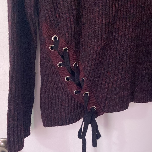 Devoted sweater with tie - Picture 4 of 6